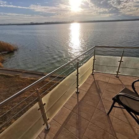 Tania Lake Apartments Mamaia Luaran gambar