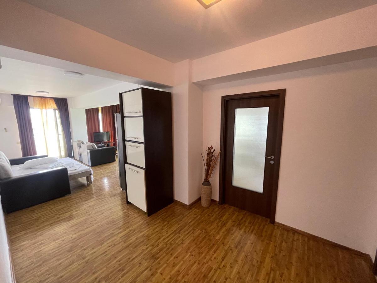 Tania Lake Apartments Mamaia Luaran gambar