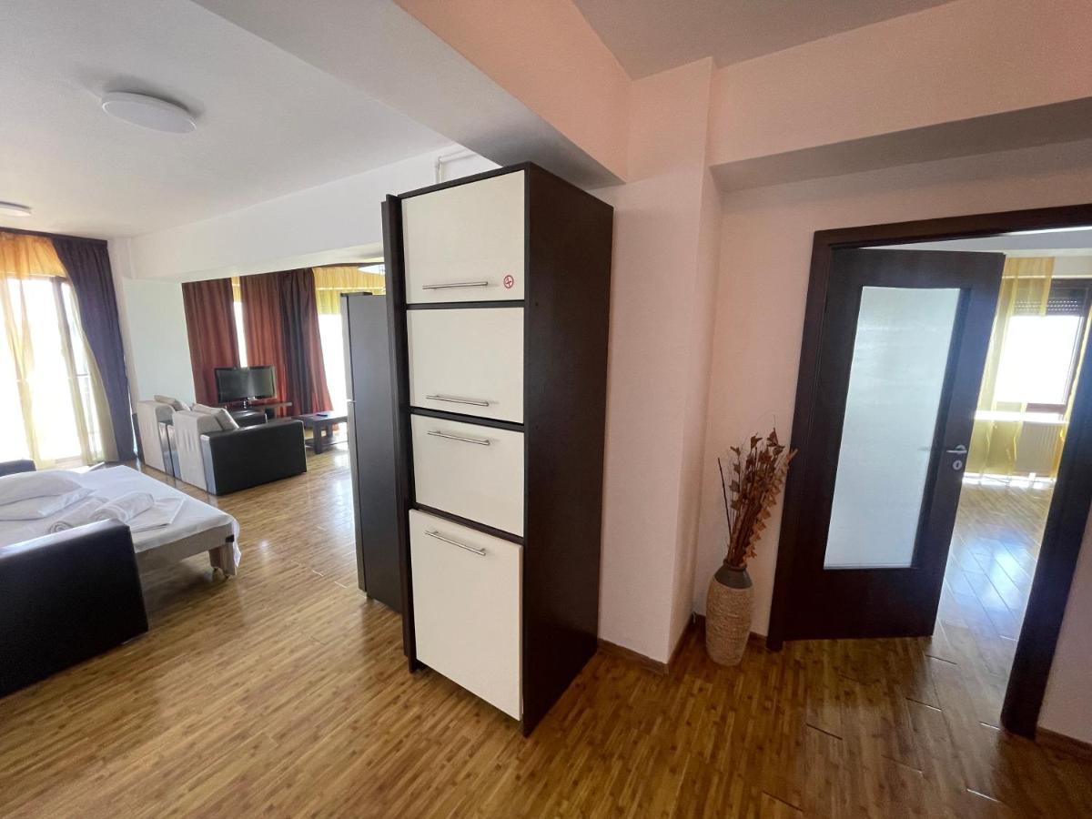 Tania Lake Apartments Mamaia Luaran gambar