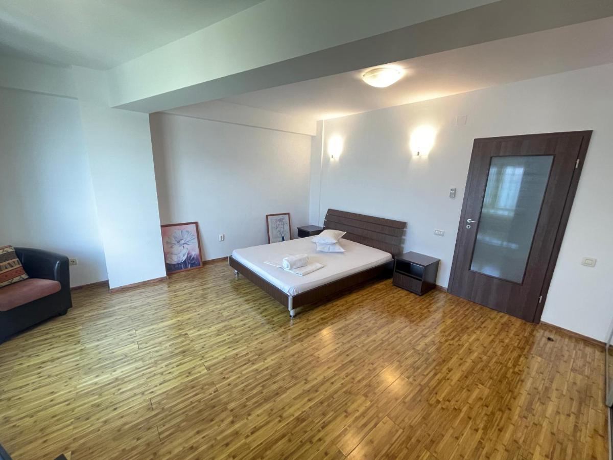 Tania Lake Apartments Mamaia Luaran gambar