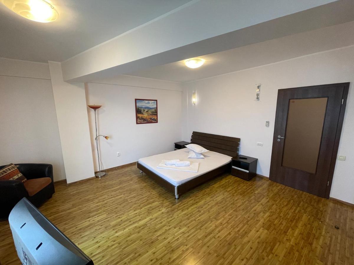 Tania Lake Apartments Mamaia Luaran gambar