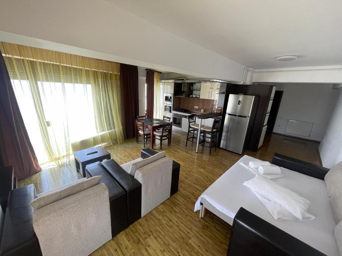Tania Lake Apartments Mamaia Luaran gambar
